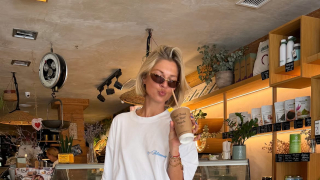 5 t-shirts που θα κάνουν τα looks στο γραφείο άνετα και στιλάτα χωρίς καθόλου προσπάθεια